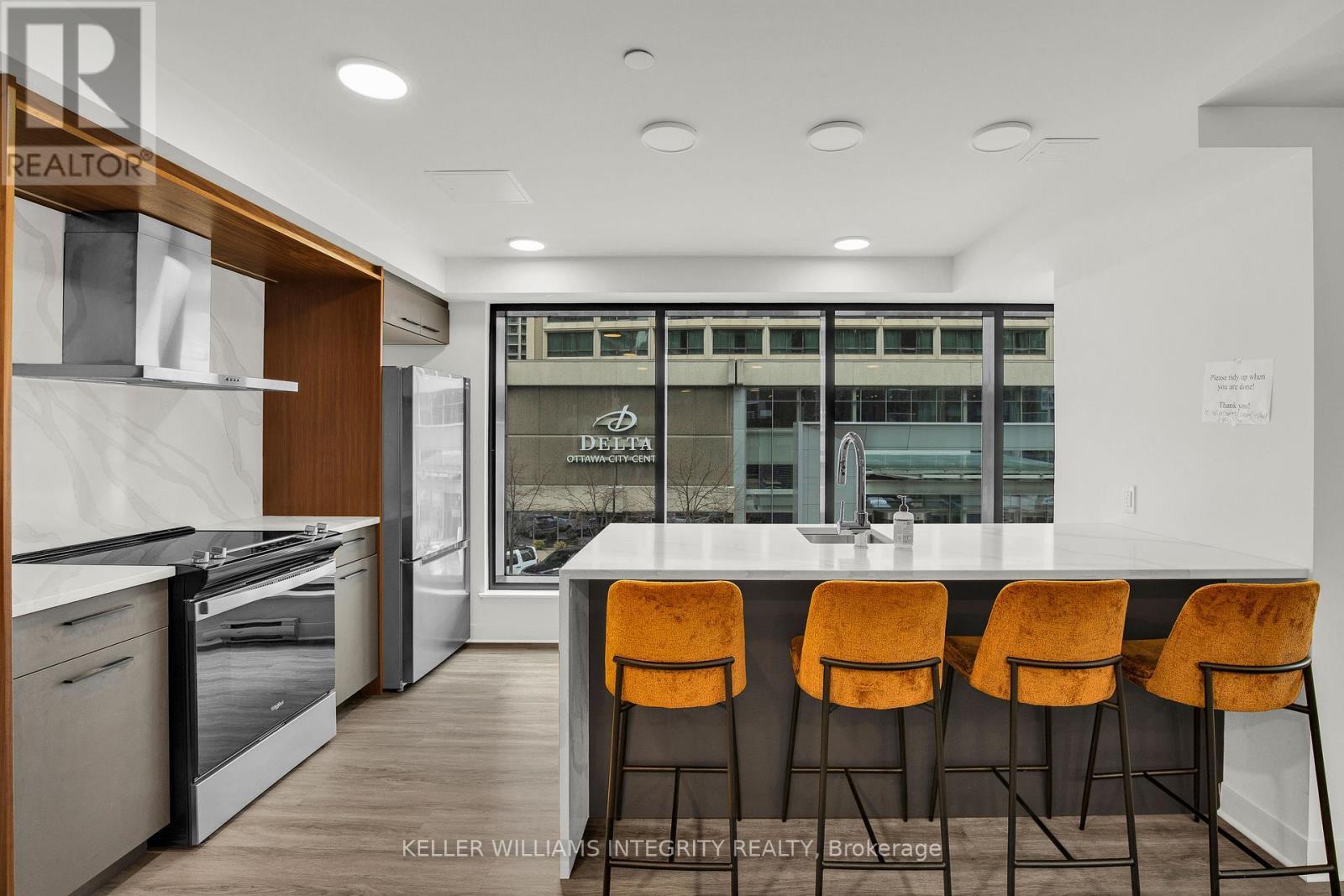 












1409 - 340 QUEEN STREET

,
Ottawa,




Ontario
K1R0G1

