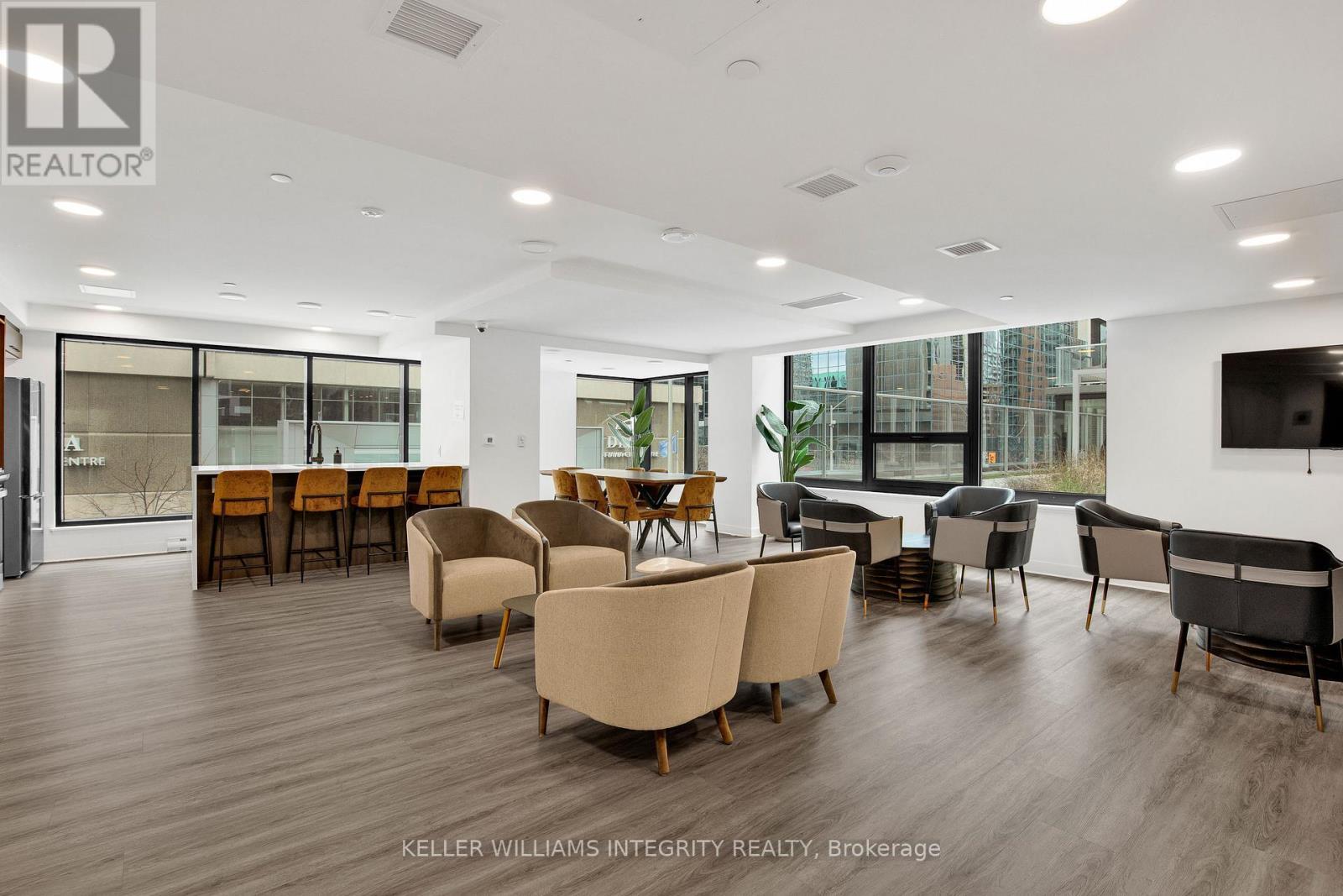 












1409 - 340 QUEEN STREET

,
Ottawa,




Ontario
K1R0G1

