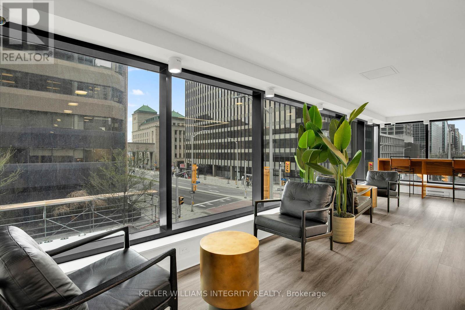 












1409 - 340 QUEEN STREET

,
Ottawa,




Ontario
K1R0G1

