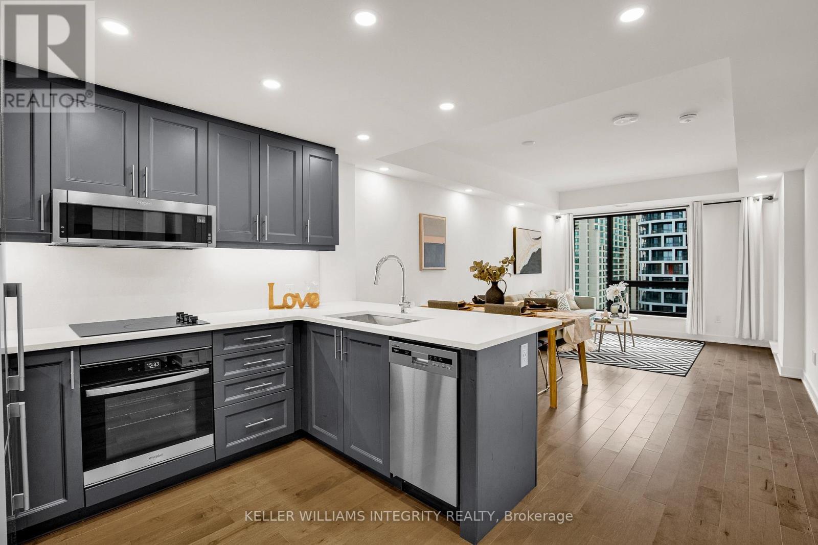 












1409 - 340 QUEEN STREET

,
Ottawa,




Ontario
K1R0G1

