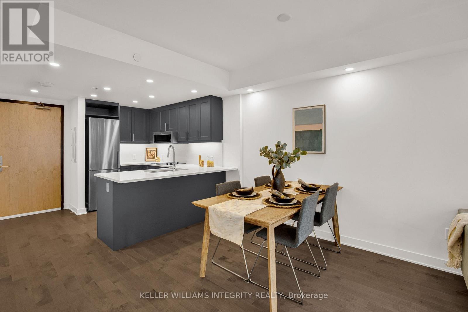 












1409 - 340 QUEEN STREET

,
Ottawa,




Ontario
K1R0G1

