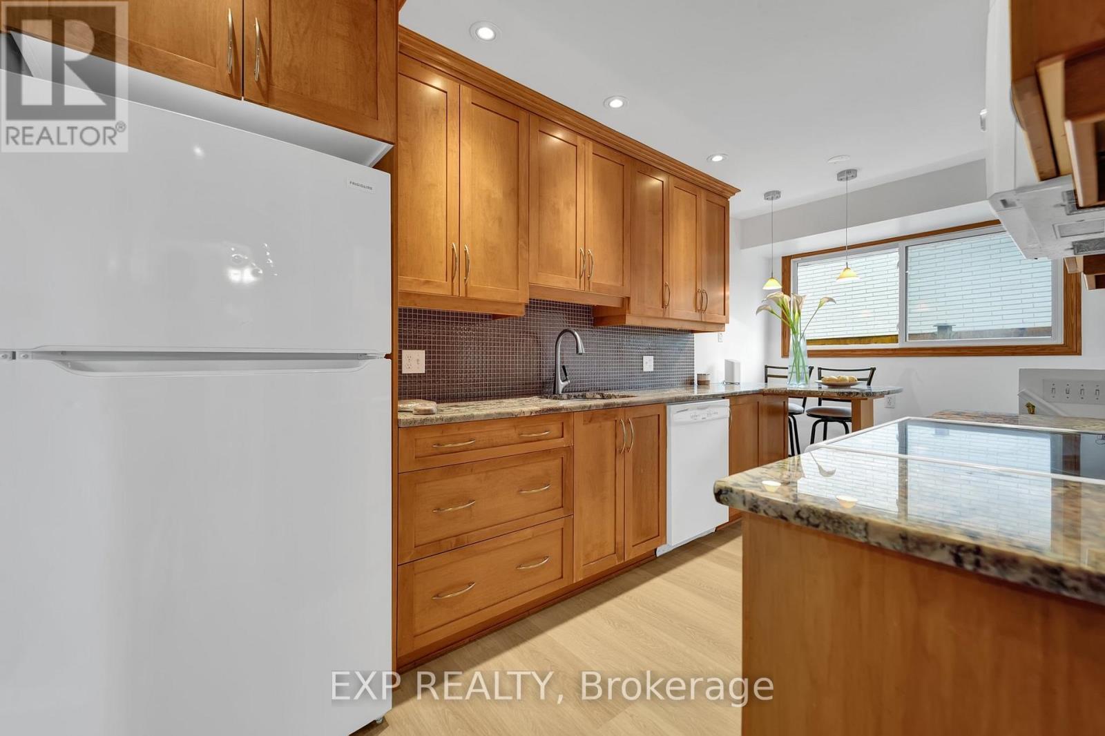 












1884 SAVOY PLACE N

,
Ottawa,




Ontario
K2C0W1

