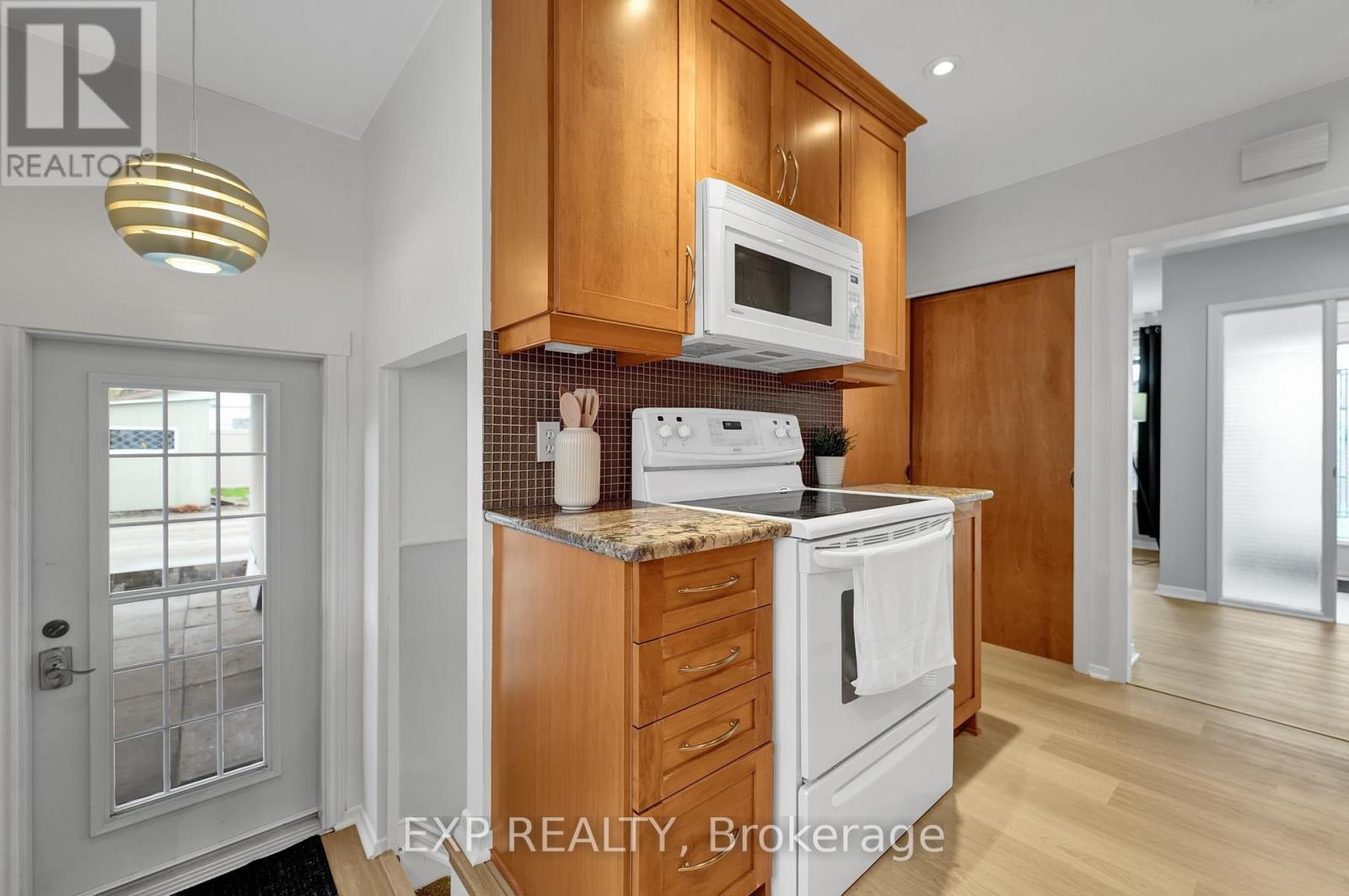 












1884 SAVOY PLACE N

,
Ottawa,




Ontario
K2C0W1

