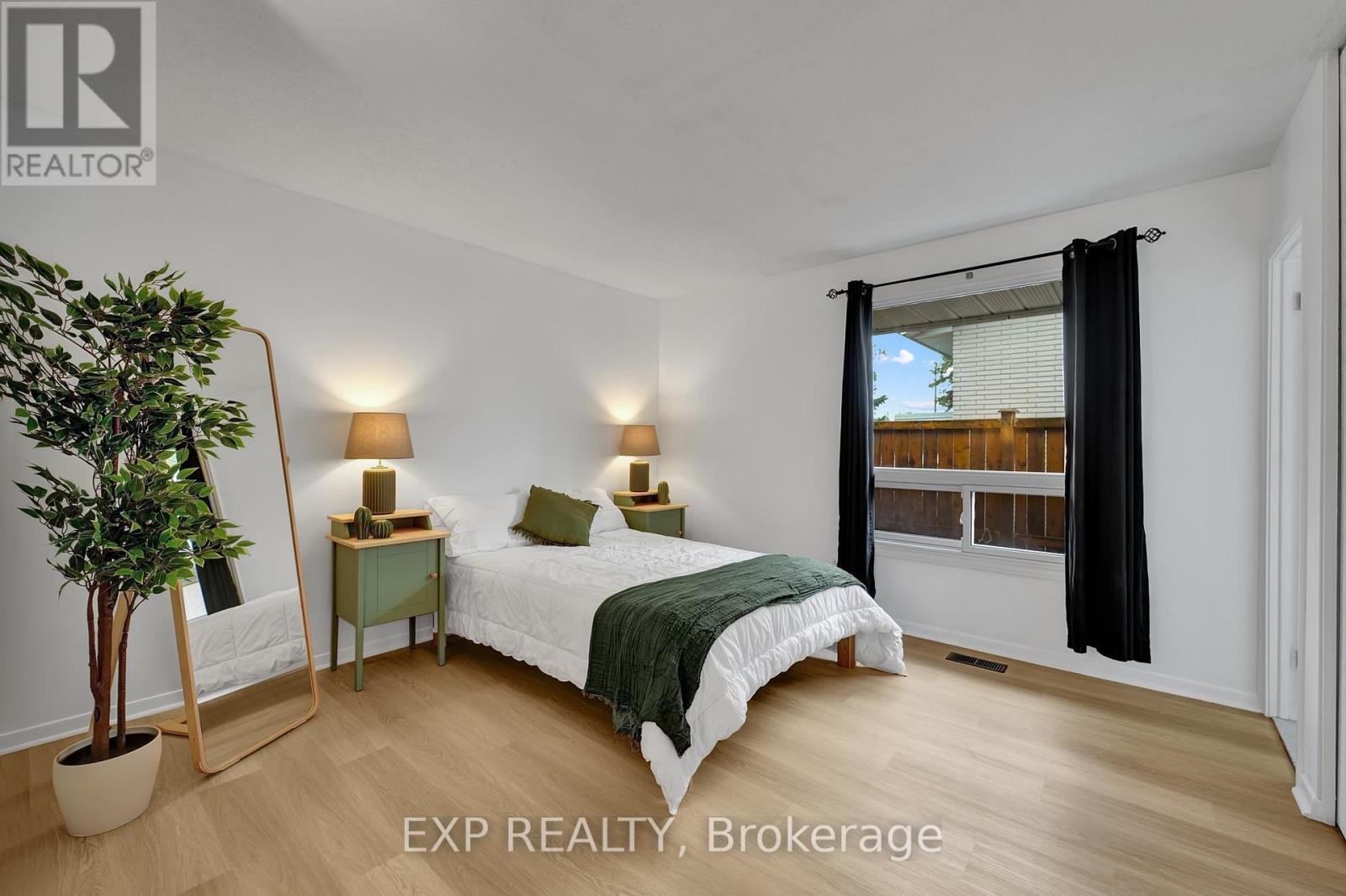 












1884 SAVOY PLACE N

,
Ottawa,




Ontario
K2C0W1

