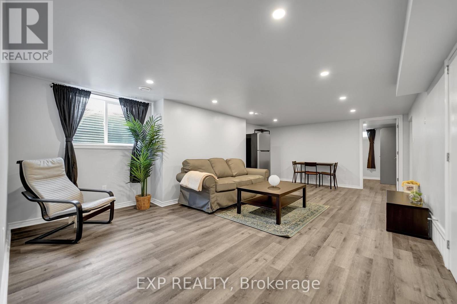 












1884 SAVOY PLACE N

,
Ottawa,




Ontario
K2C0W1

