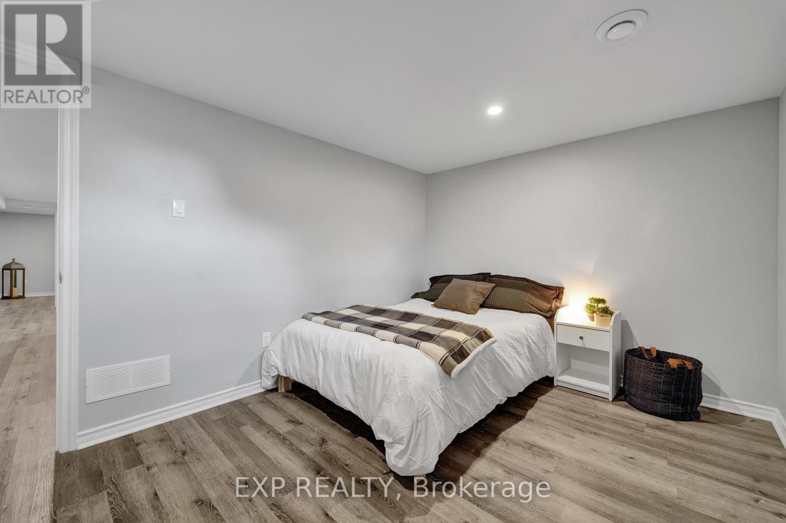 












1884 SAVOY PLACE N

,
Ottawa,




Ontario
K2C0W1

