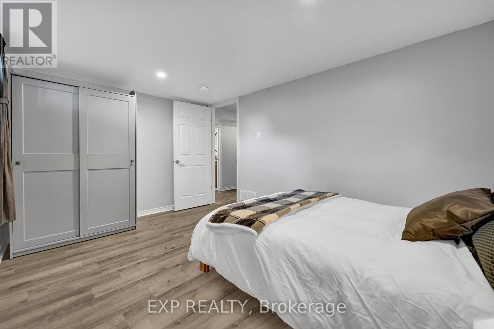 












1884 SAVOY PLACE N

,
Ottawa,




Ontario
K2C0W1

