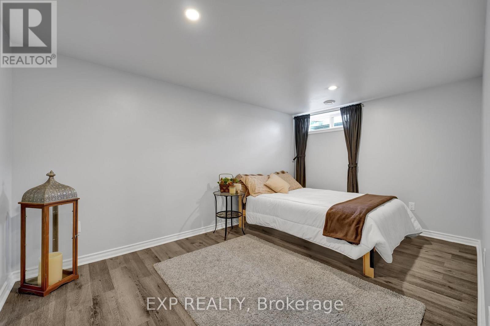 












1884 SAVOY PLACE N

,
Ottawa,




Ontario
K2C0W1

