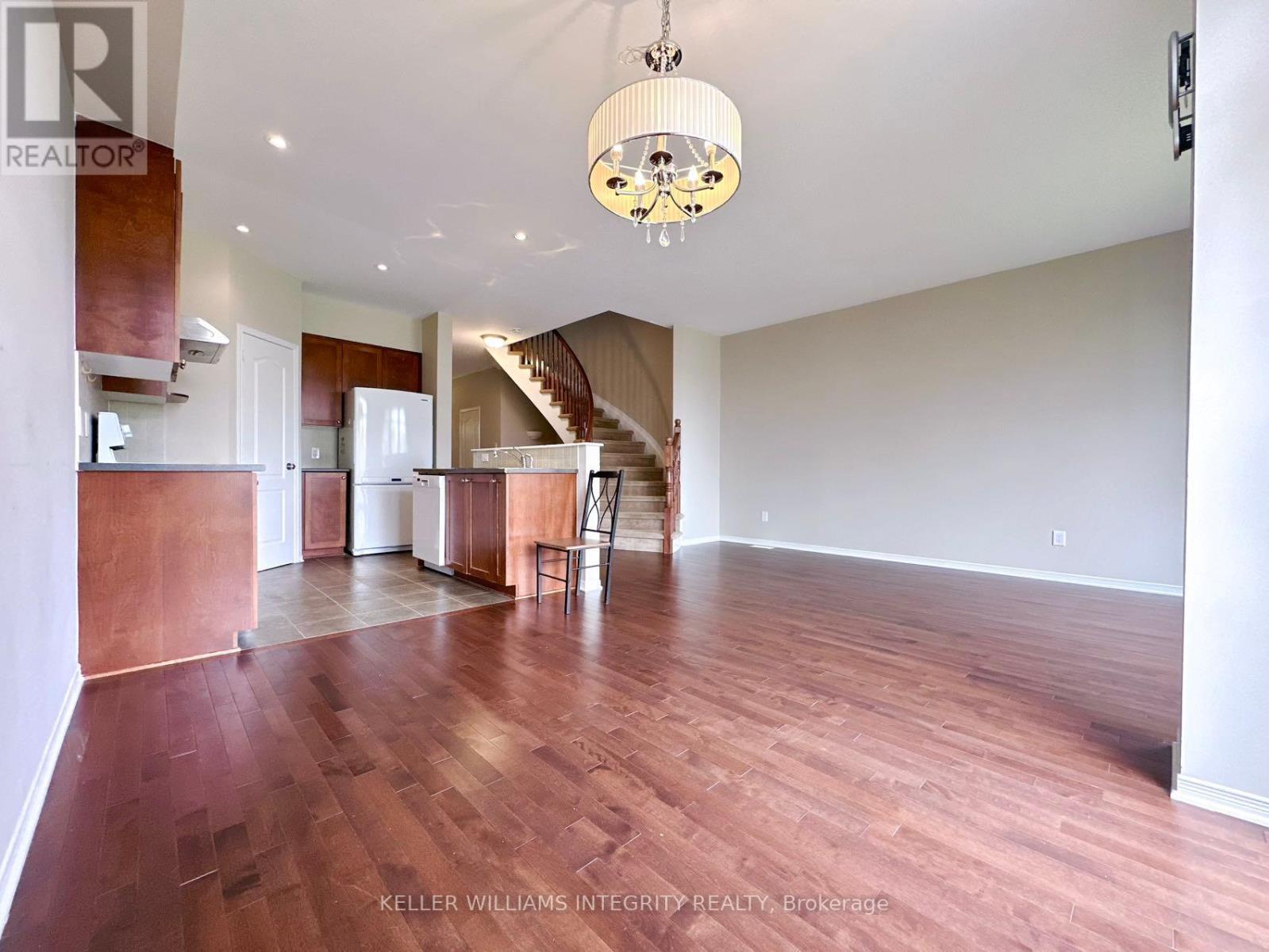 












298 BADGELEY AVENUE

,
Ottawa,




Ontario
K2T0A7


