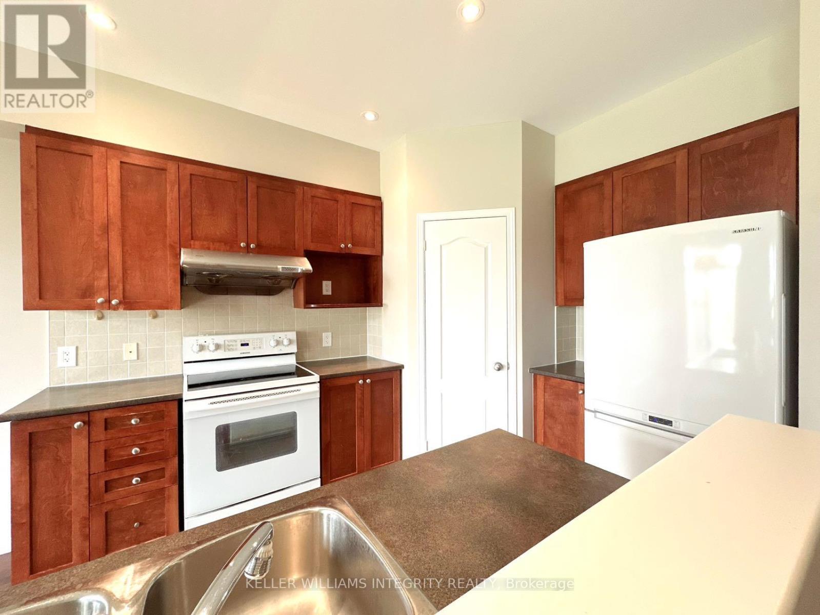 












298 BADGELEY AVENUE

,
Ottawa,




Ontario
K2T0A7

