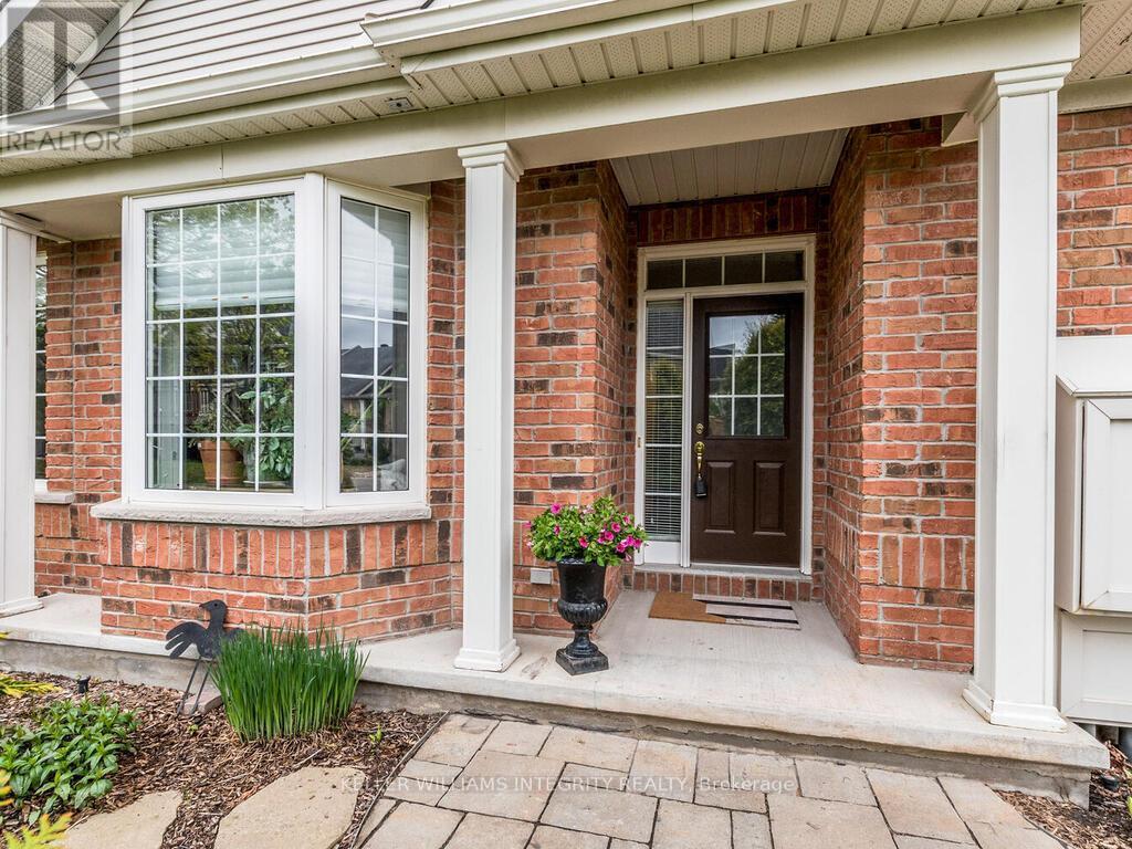












27 SAWCHUCK TERRACE

,
Ottawa,




Ontario
K2A1H1


