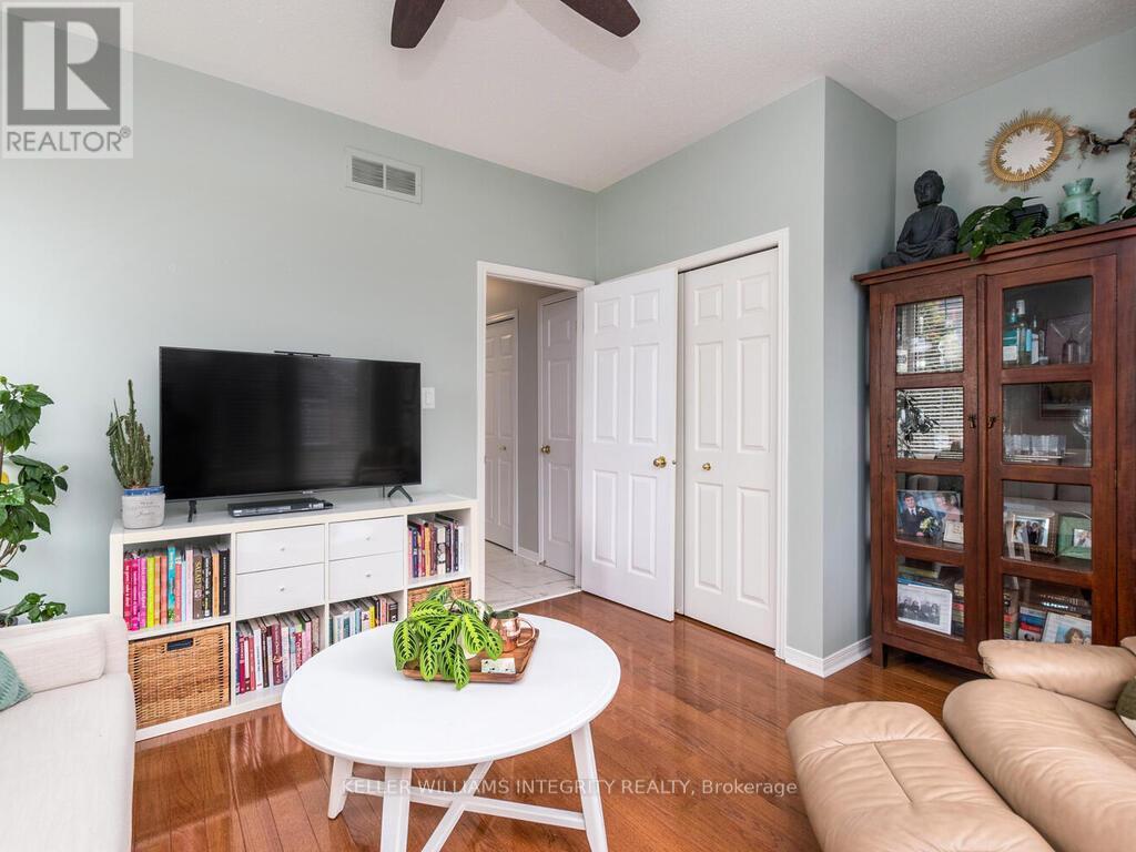 












27 SAWCHUCK TERRACE

,
Ottawa,




Ontario
K2A1H1

