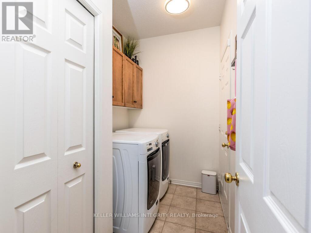 












27 SAWCHUCK TERRACE

,
Ottawa,




Ontario
K2A1H1


