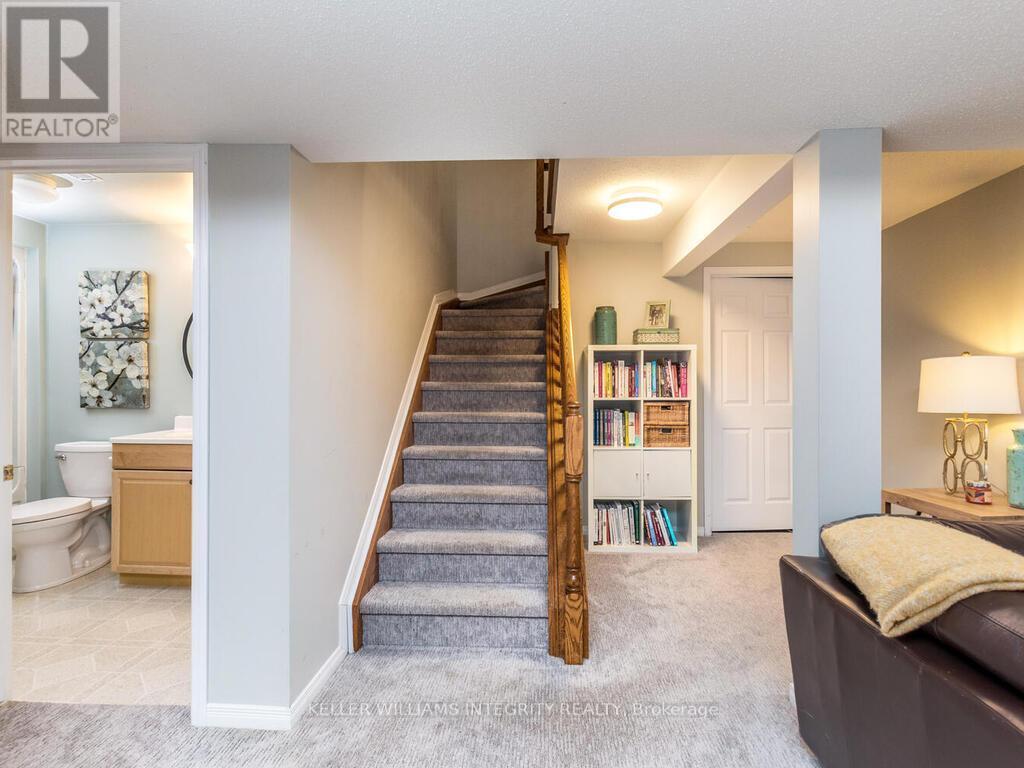 












27 SAWCHUCK TERRACE

,
Ottawa,




Ontario
K2A1H1


