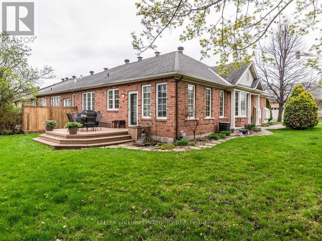 












27 SAWCHUCK TERRACE

,
Ottawa,




Ontario
K2A1H1

