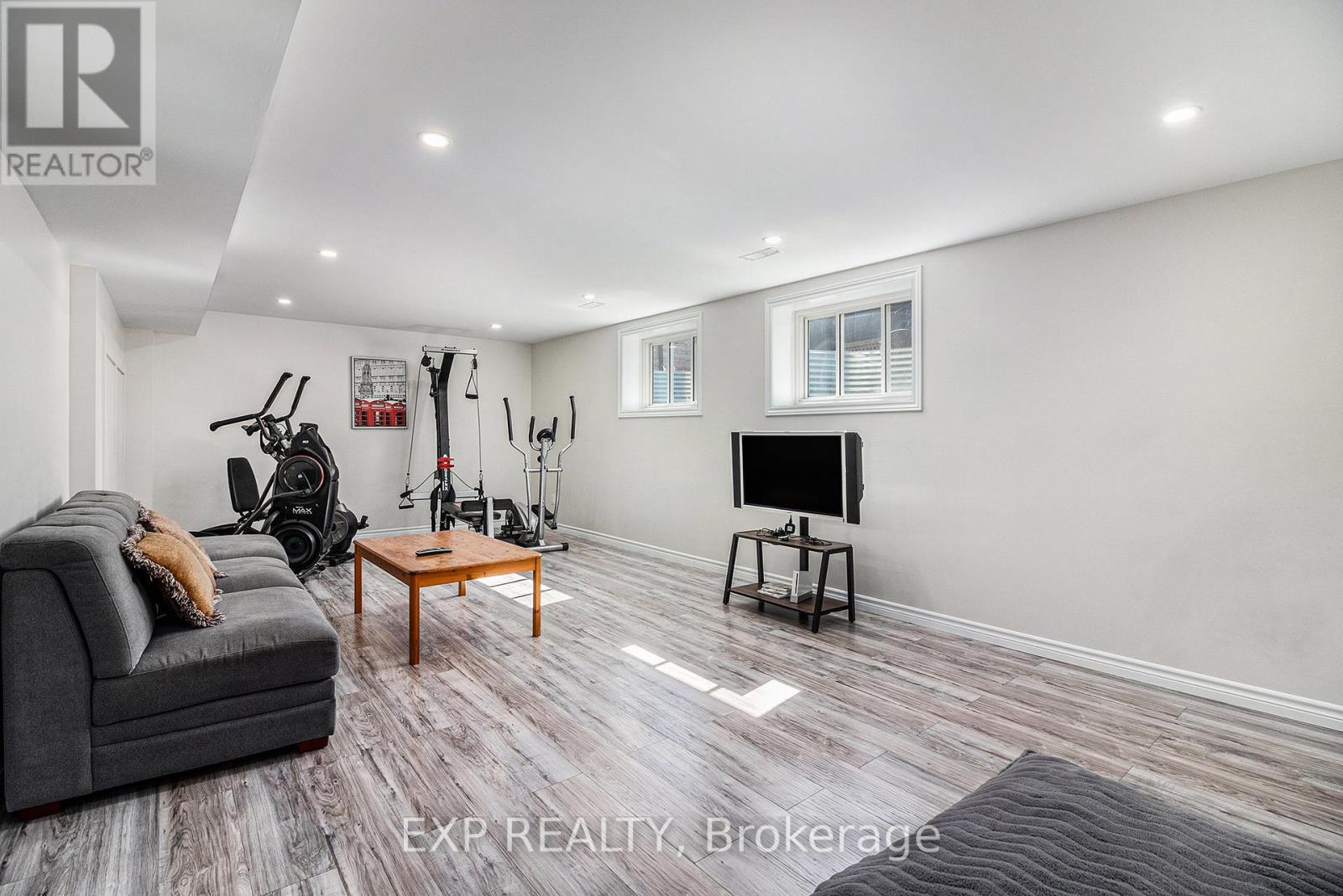 












107 RALLIDALE STREET

,
Ottawa,




Ontario
K1X0G7


