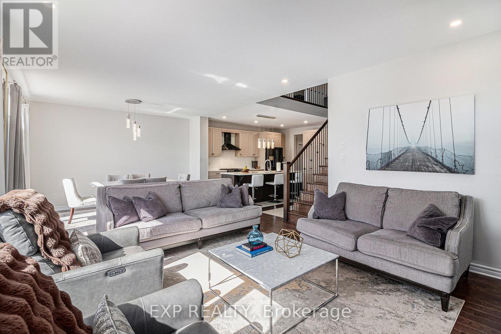 












107 RALLIDALE STREET

,
Ottawa,




Ontario
K1X0G7

