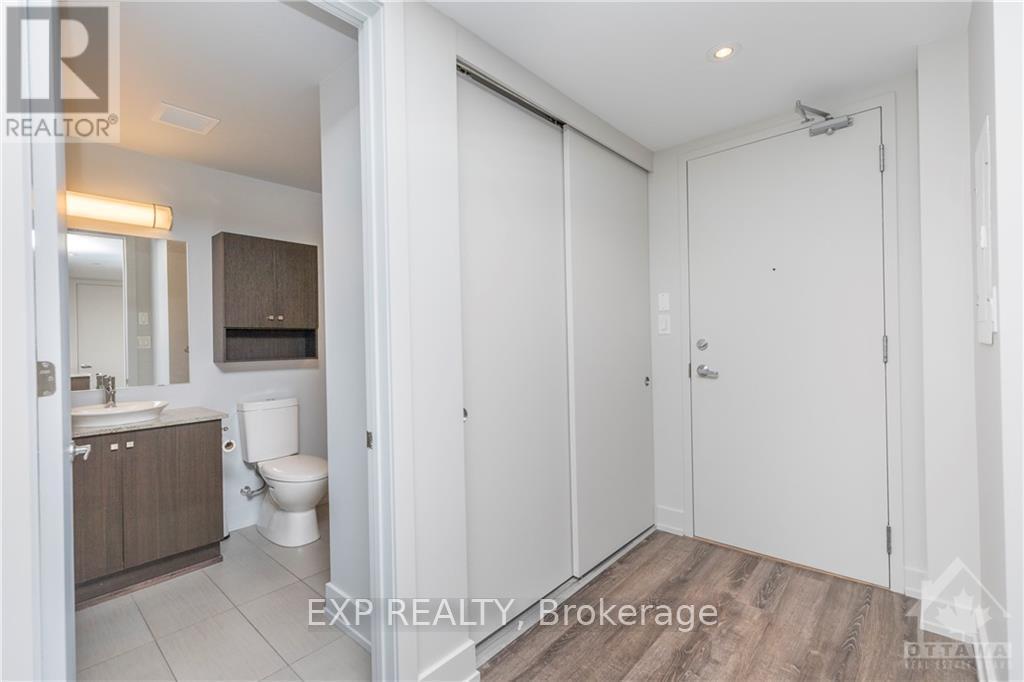 












905 - 100 CHAMPAGNE AVENUE S

,
Ottawa,




Ontario
K1S4P4

