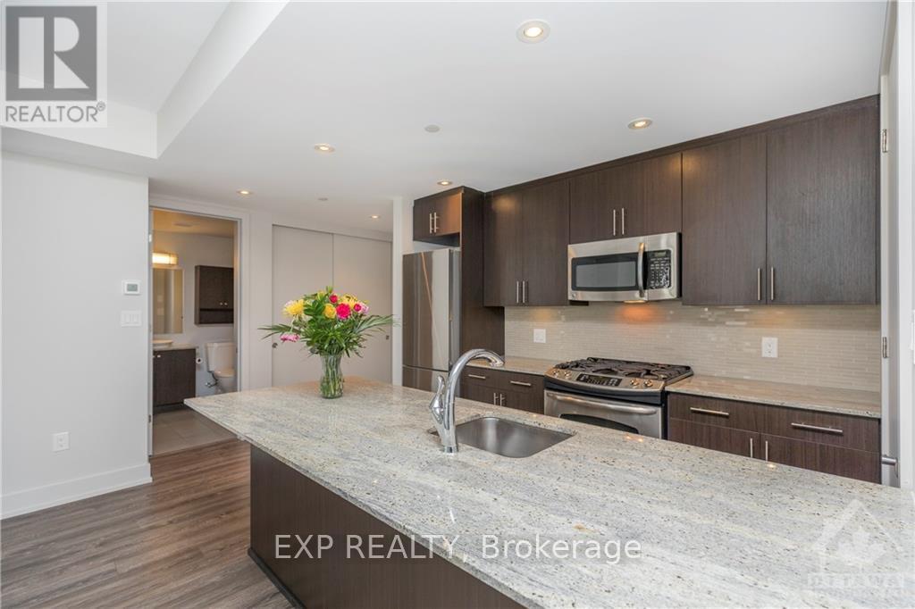 












905 - 100 CHAMPAGNE AVENUE S

,
Ottawa,




Ontario
K1S4P4

