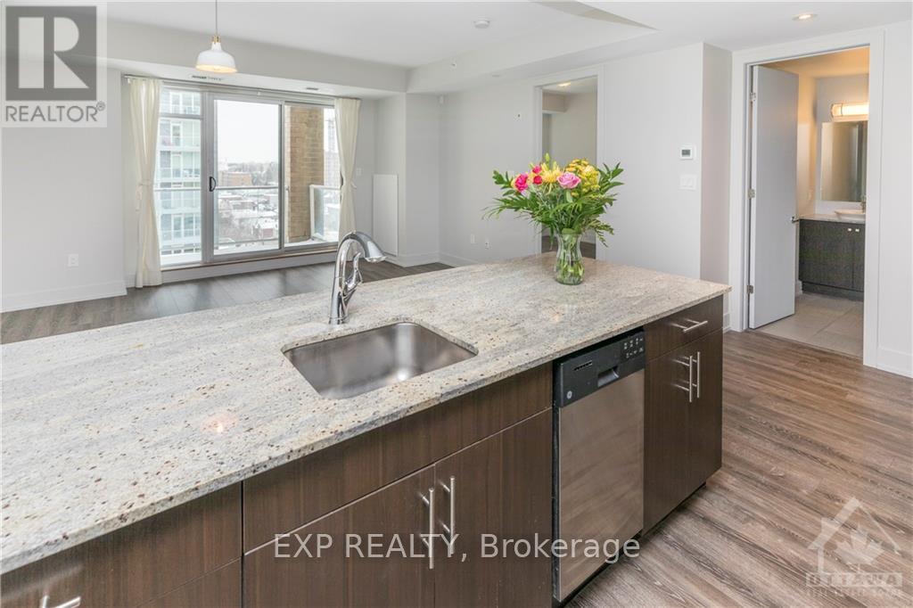 












905 - 100 CHAMPAGNE AVENUE S

,
Ottawa,




Ontario
K1S4P4


