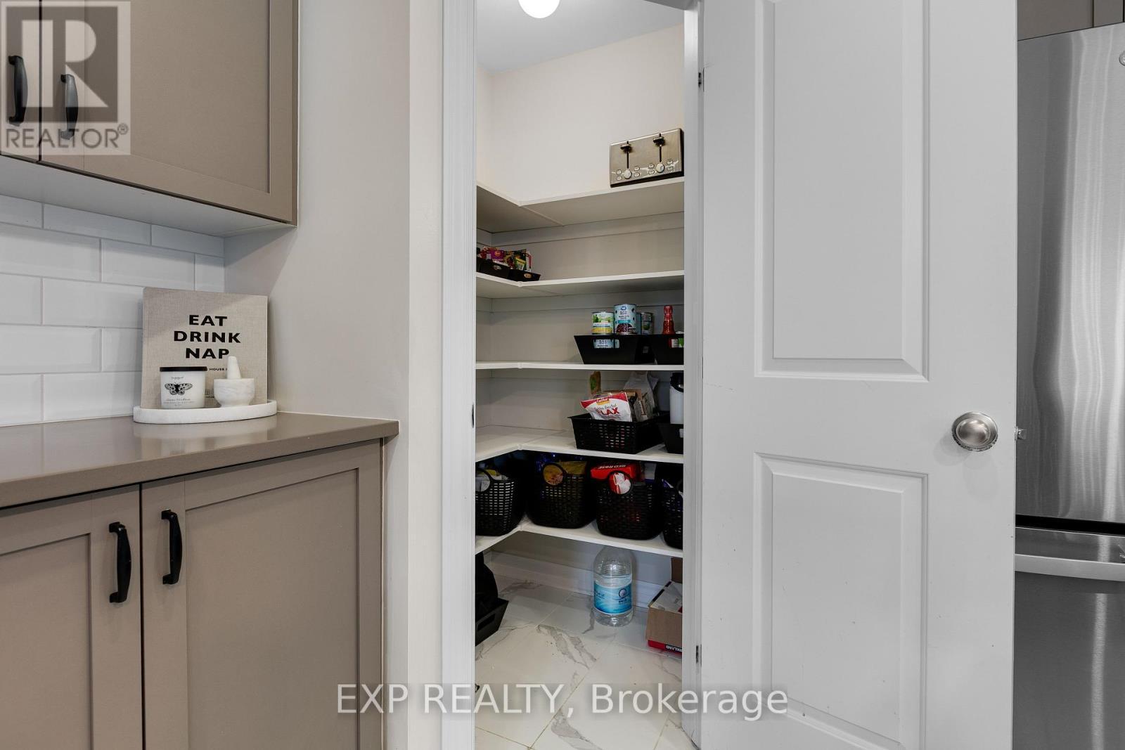 












513 STRASBOURG STREET

,
Russell,




Ontario
K0A1W0

