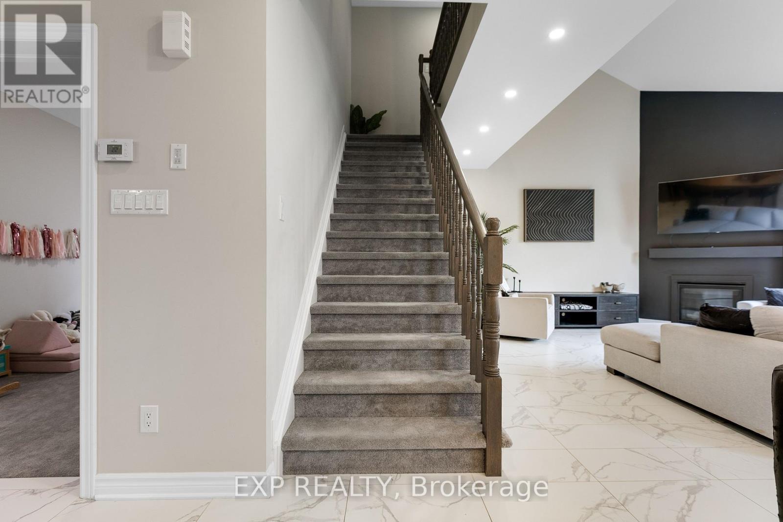 












513 STRASBOURG STREET

,
Russell,




Ontario
K0A1W0

