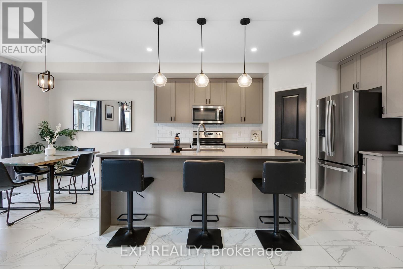 












513 STRASBOURG STREET

,
Russell,




Ontario
K0A1W0

