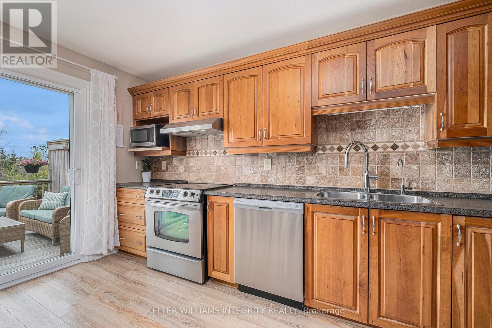 












190 RIVINGTON STREET

,
Ottawa,




Ontario
K0A1L0

