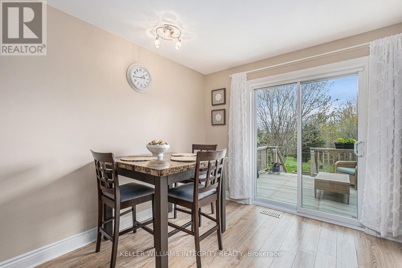 












190 RIVINGTON STREET

,
Ottawa,




Ontario
K0A1L0


