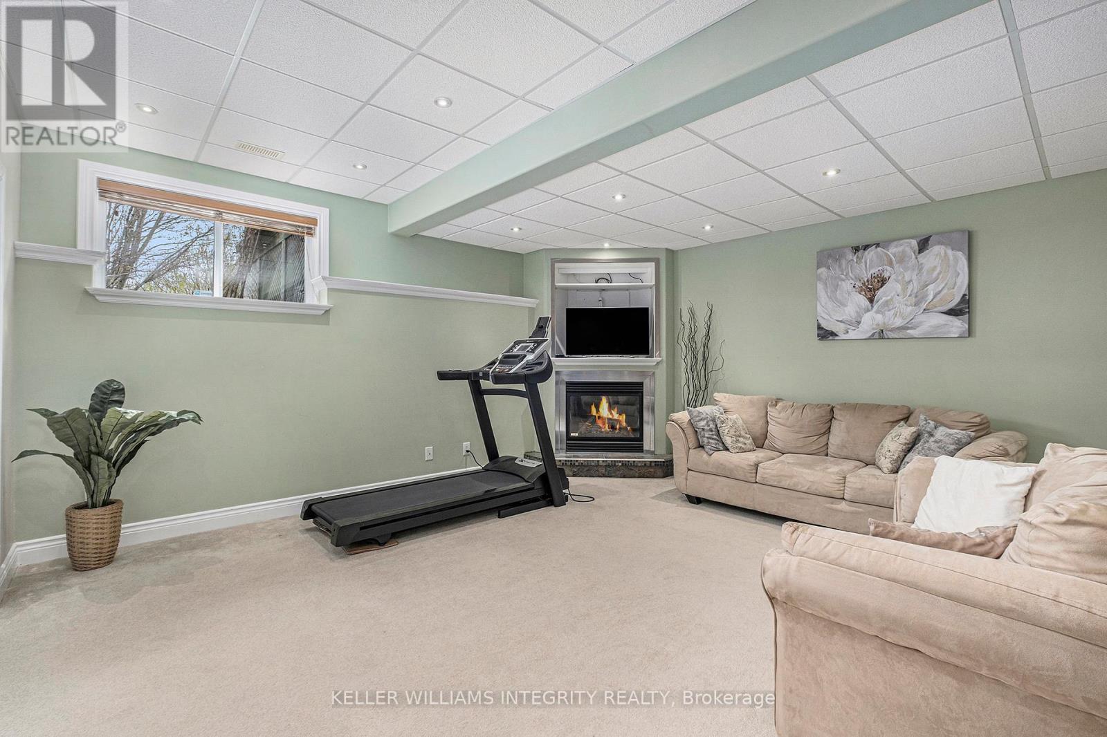 












190 RIVINGTON STREET

,
Ottawa,




Ontario
K0A1L0

