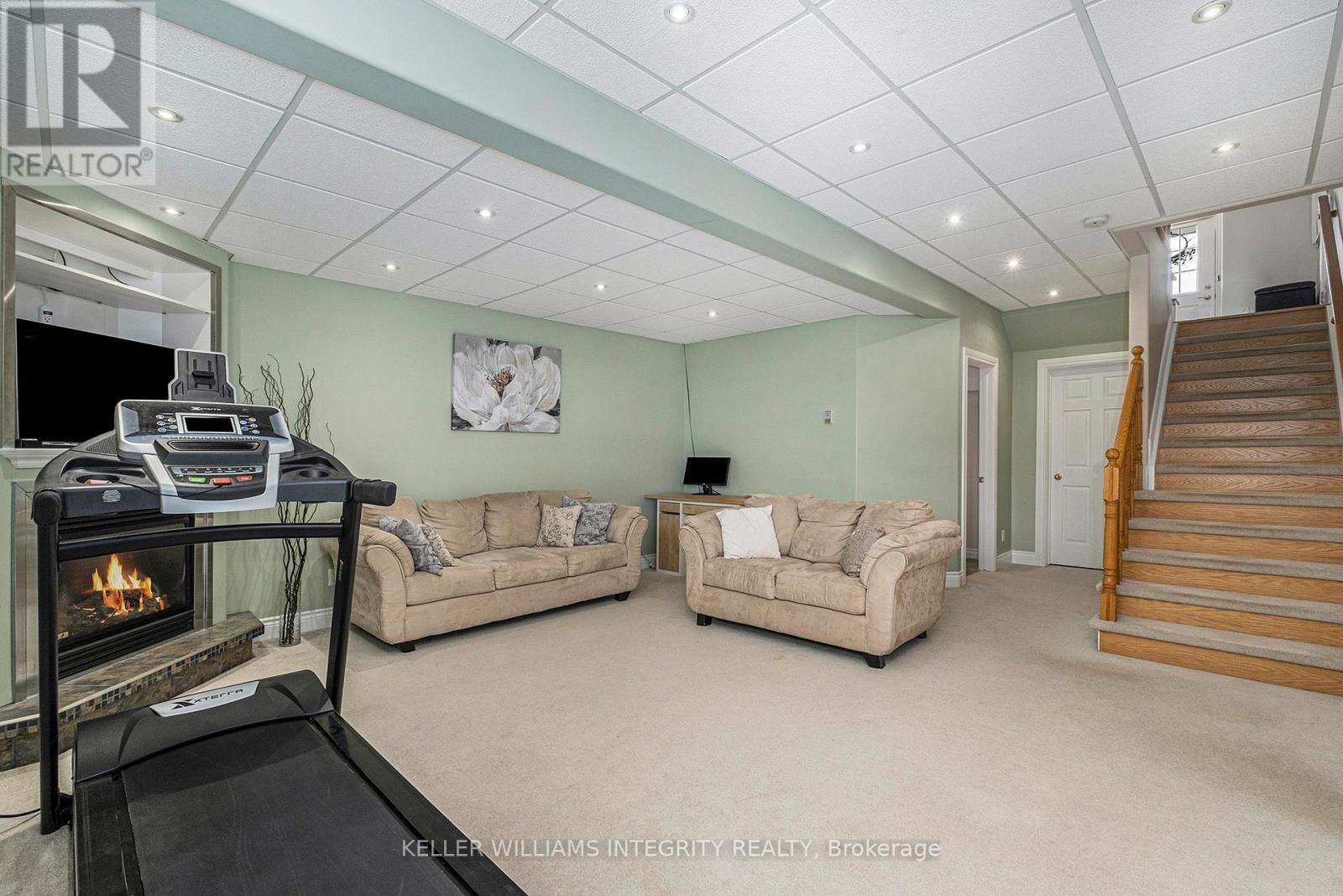












190 RIVINGTON STREET

,
Ottawa,




Ontario
K0A1L0

