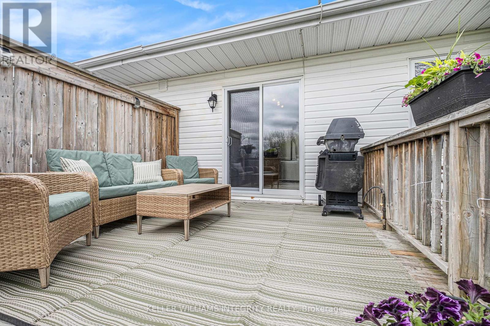 












190 RIVINGTON STREET

,
Ottawa,




Ontario
K0A1L0

