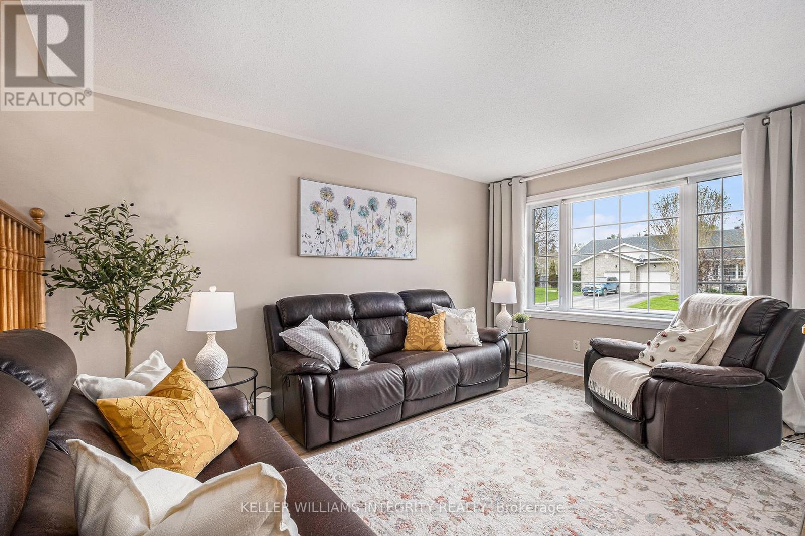 












190 RIVINGTON STREET

,
Ottawa,




Ontario
K0A1L0

