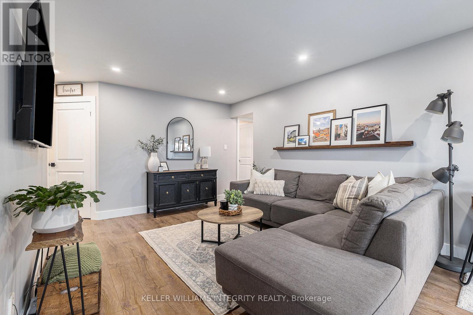 












108 - 270 LORRY GREENBERG DRIVE

,
Ottawa,




Ontario
K1T3K2

