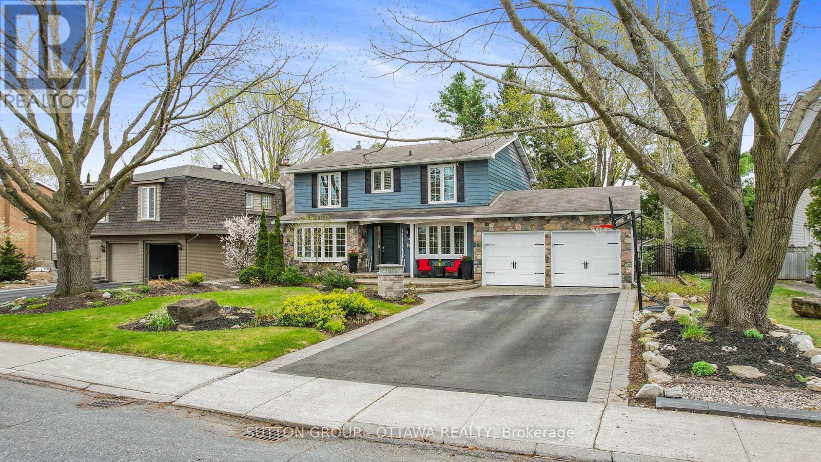












40 ST REMY DRIVE

,
Ottawa,




Ontario
K2J1A3


