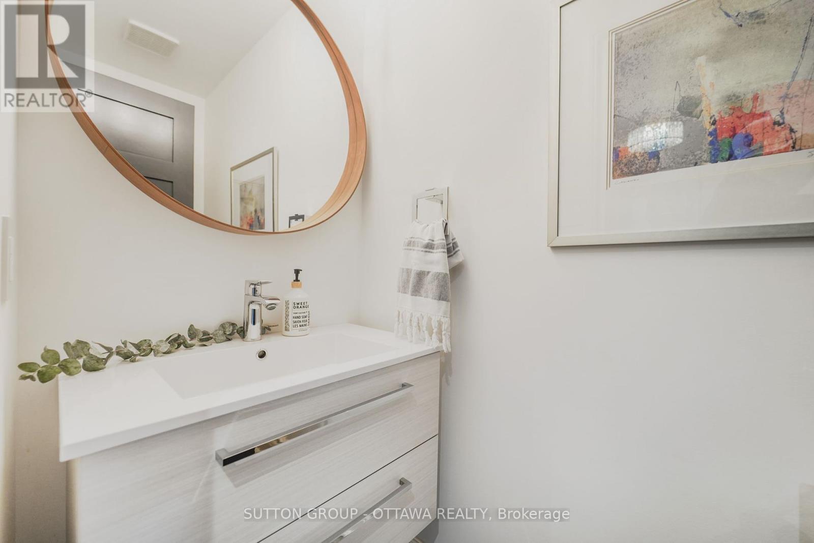 












40 ST REMY DRIVE

,
Ottawa,




Ontario
K2J1A3

