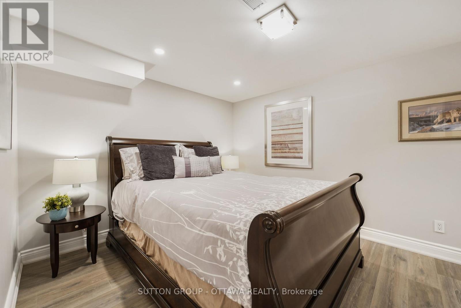 












40 ST REMY DRIVE

,
Ottawa,




Ontario
K2J1A3

