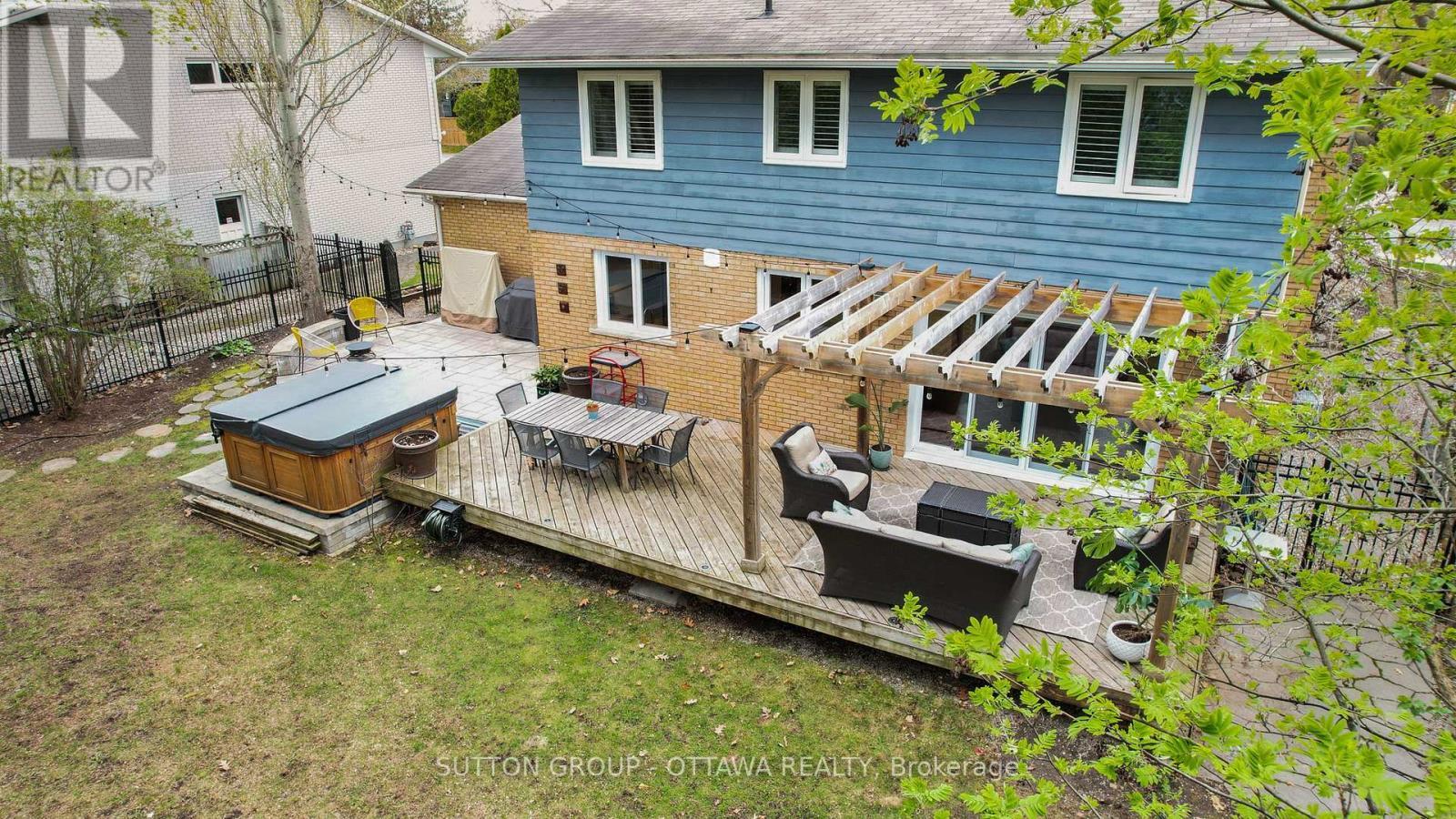 












40 ST REMY DRIVE

,
Ottawa,




Ontario
K2J1A3

