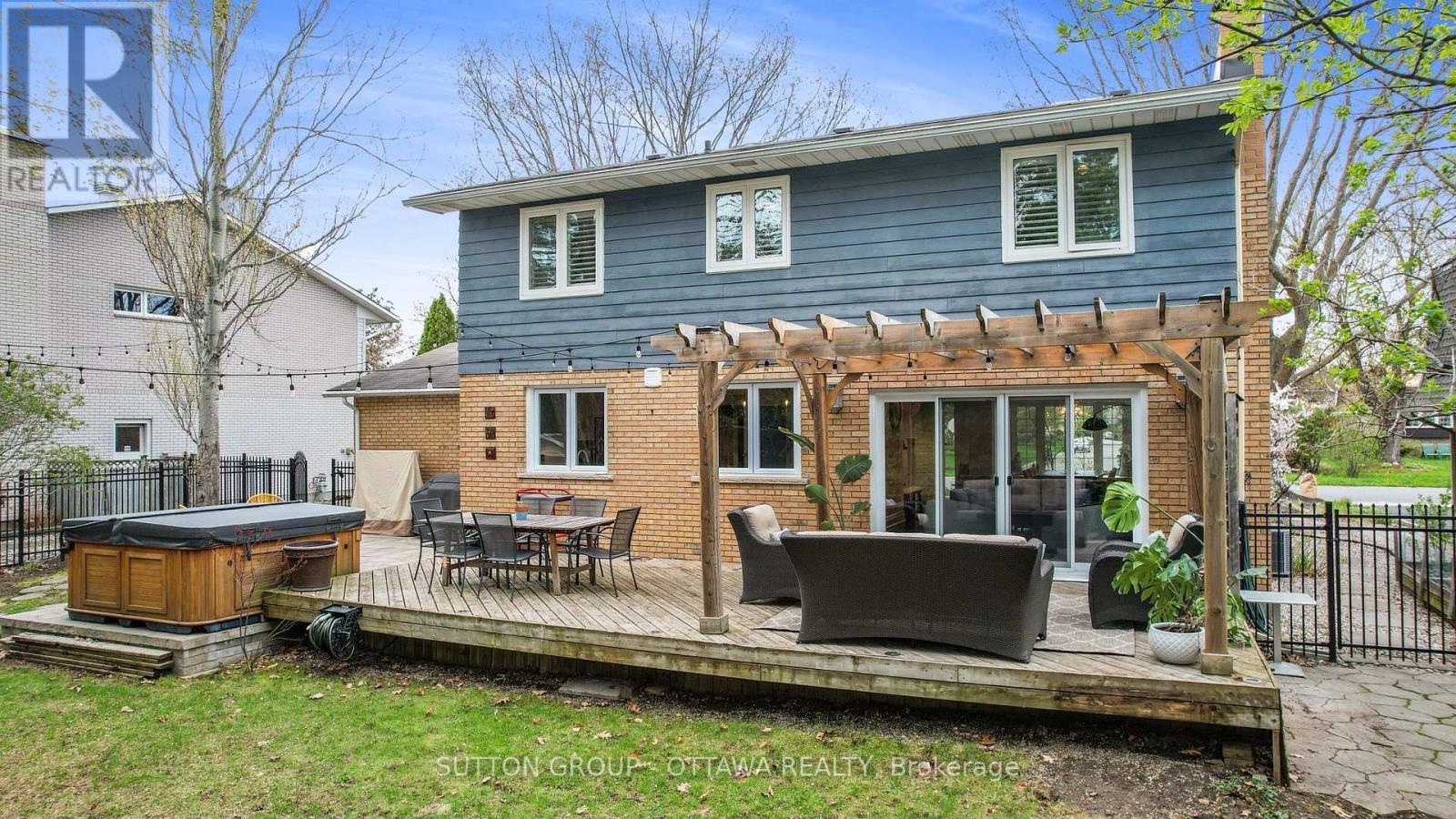 












40 ST REMY DRIVE

,
Ottawa,




Ontario
K2J1A3

