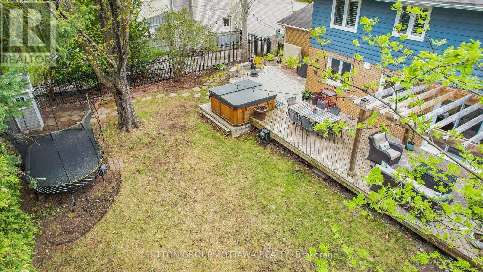 












40 ST REMY DRIVE

,
Ottawa,




Ontario
K2J1A3

