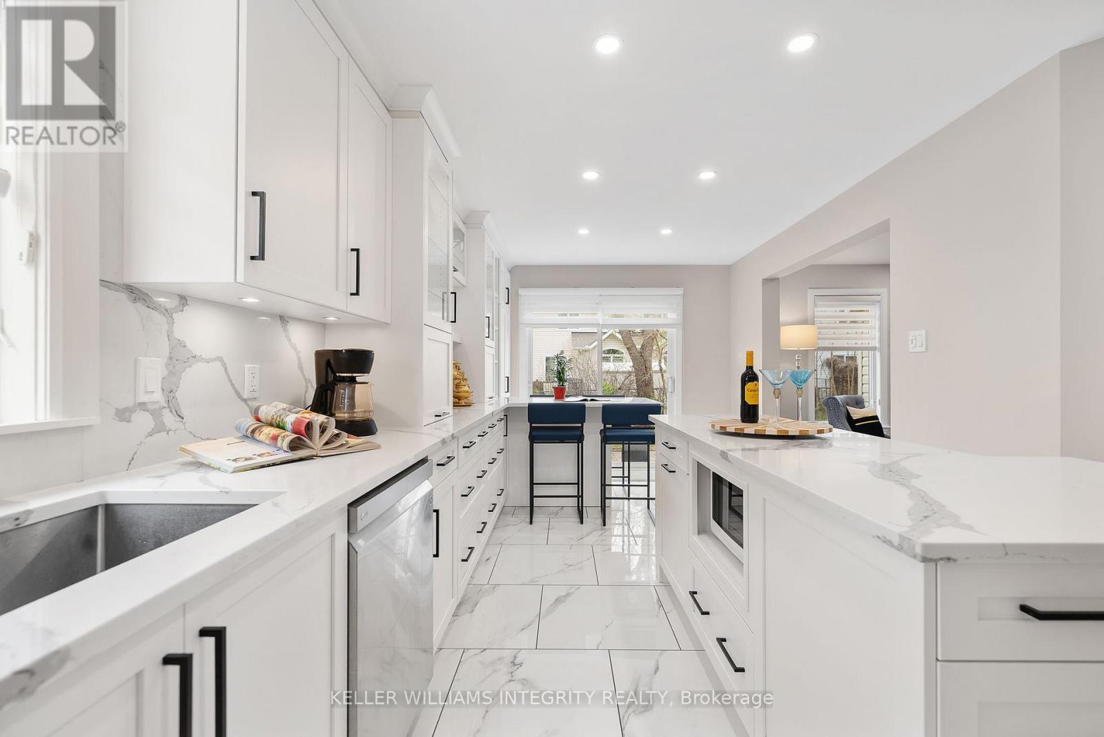 












644 DEVONWOOD CIRCLE

,
Ottawa,




Ontario
K1T4E7

