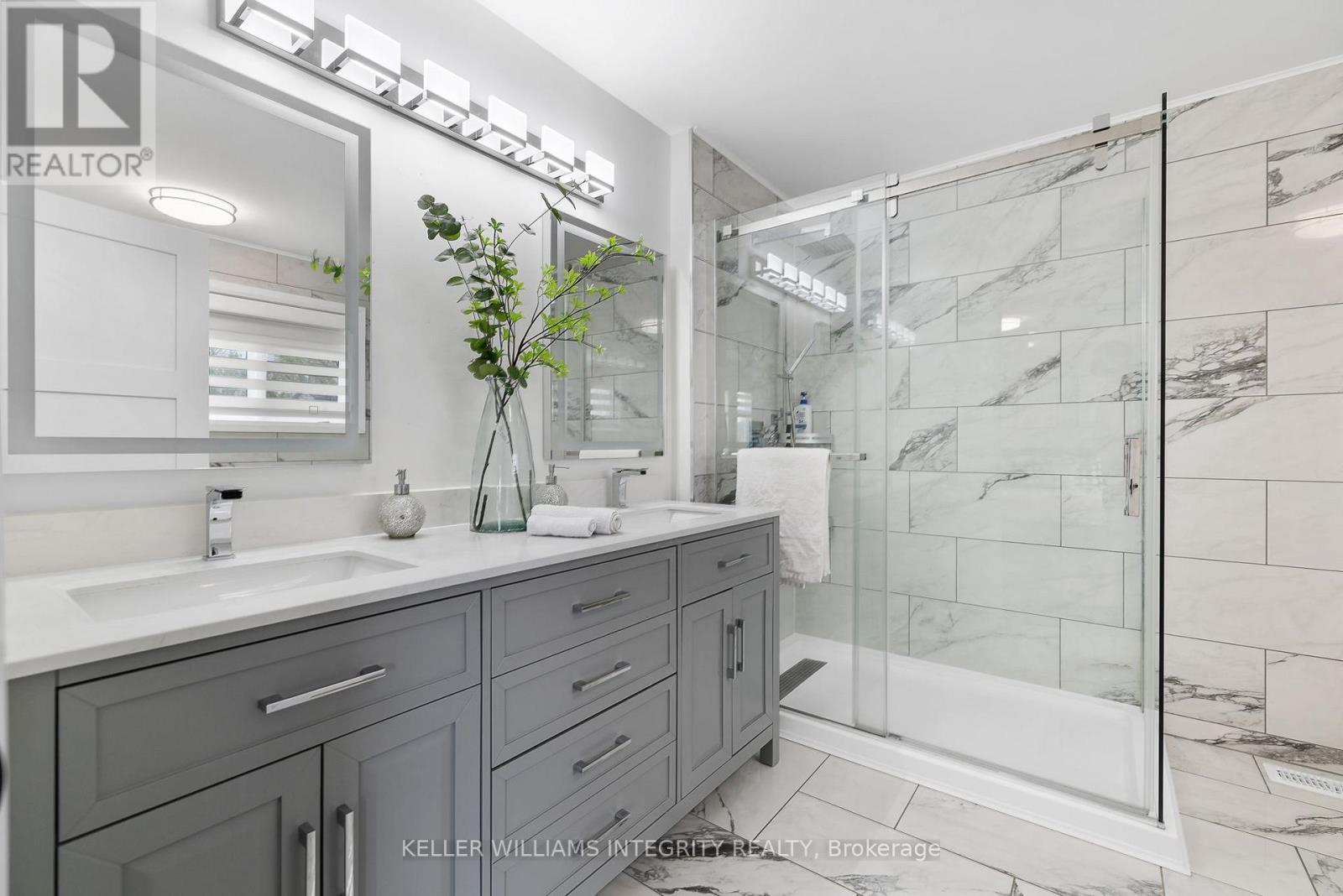 












644 DEVONWOOD CIRCLE

,
Ottawa,




Ontario
K1T4E7

