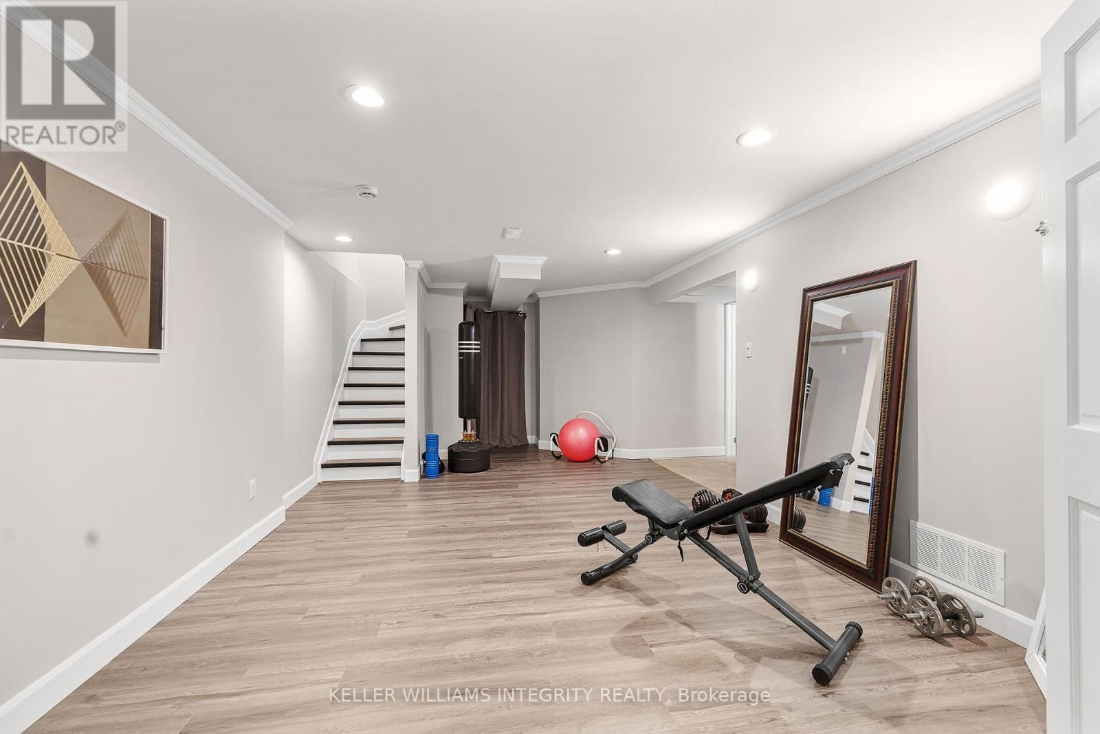 












644 DEVONWOOD CIRCLE

,
Ottawa,




Ontario
K1T4E7

