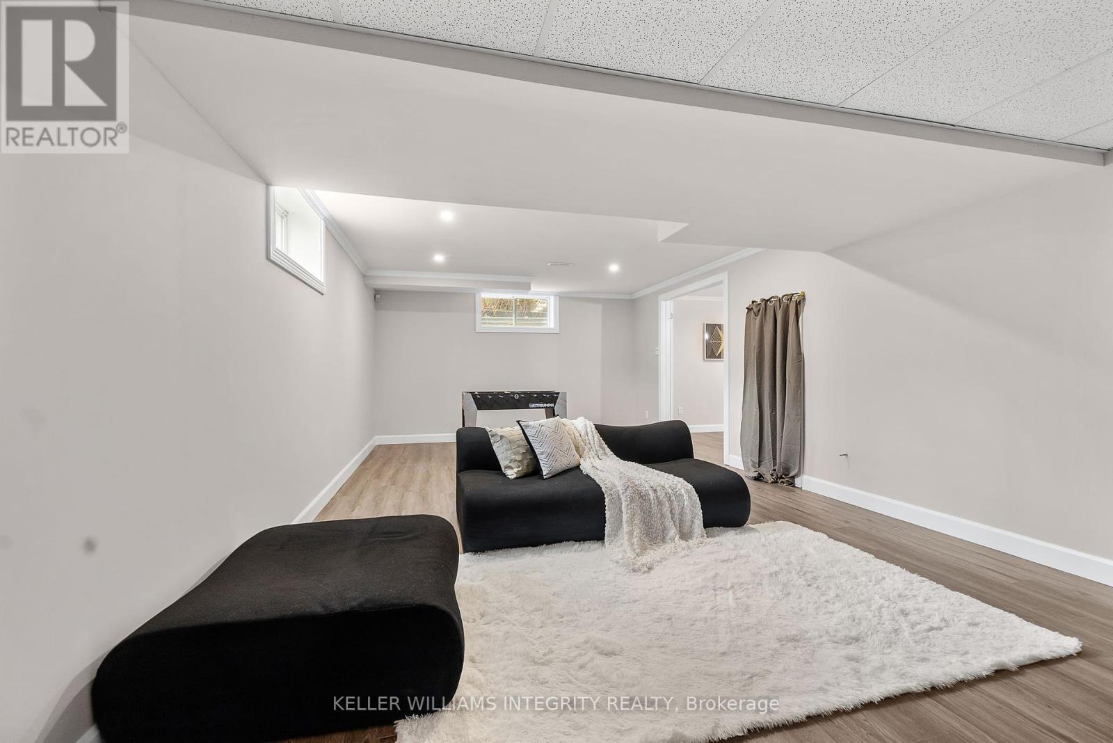 












644 DEVONWOOD CIRCLE

,
Ottawa,




Ontario
K1T4E7

