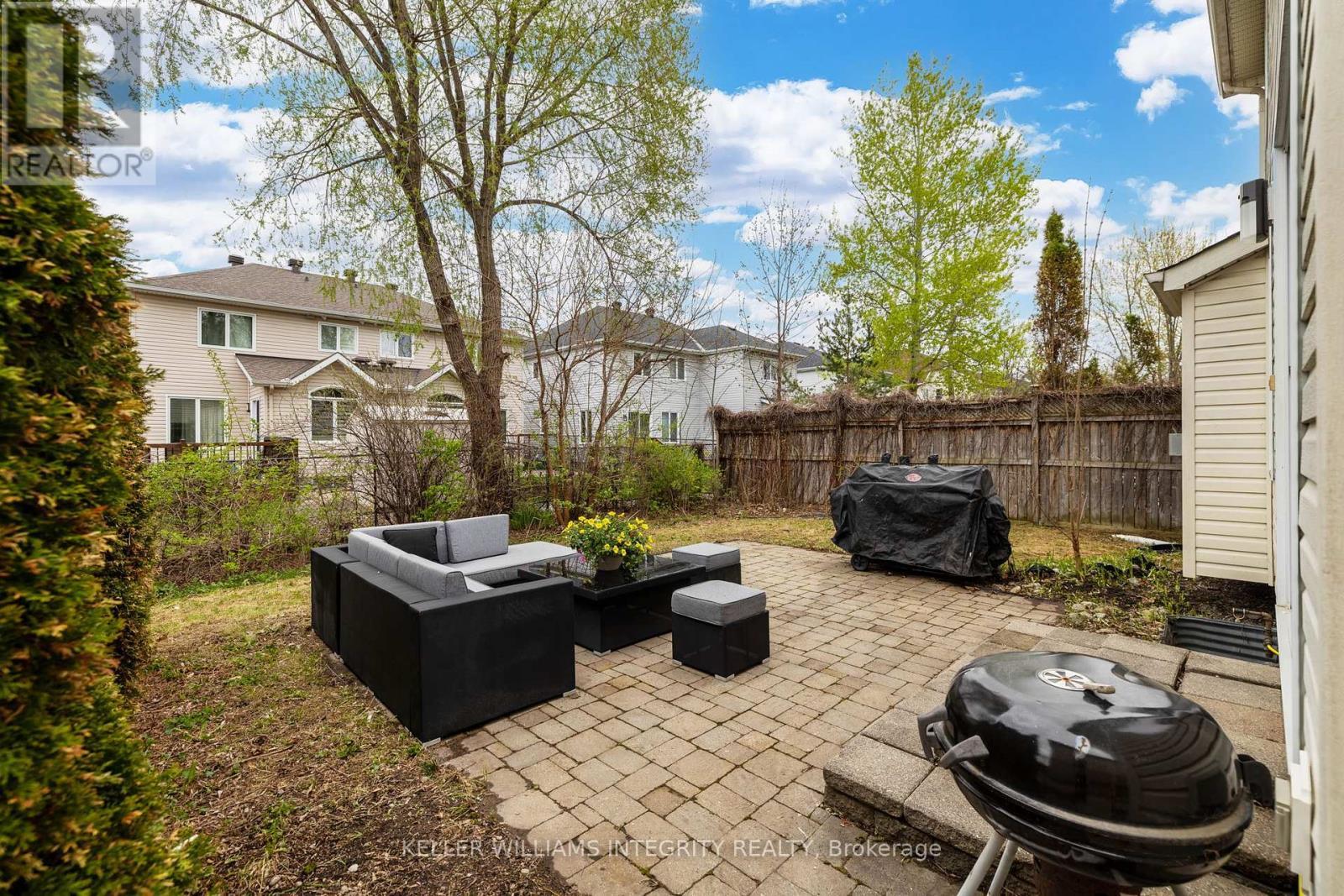 












644 DEVONWOOD CIRCLE

,
Ottawa,




Ontario
K1T4E7


