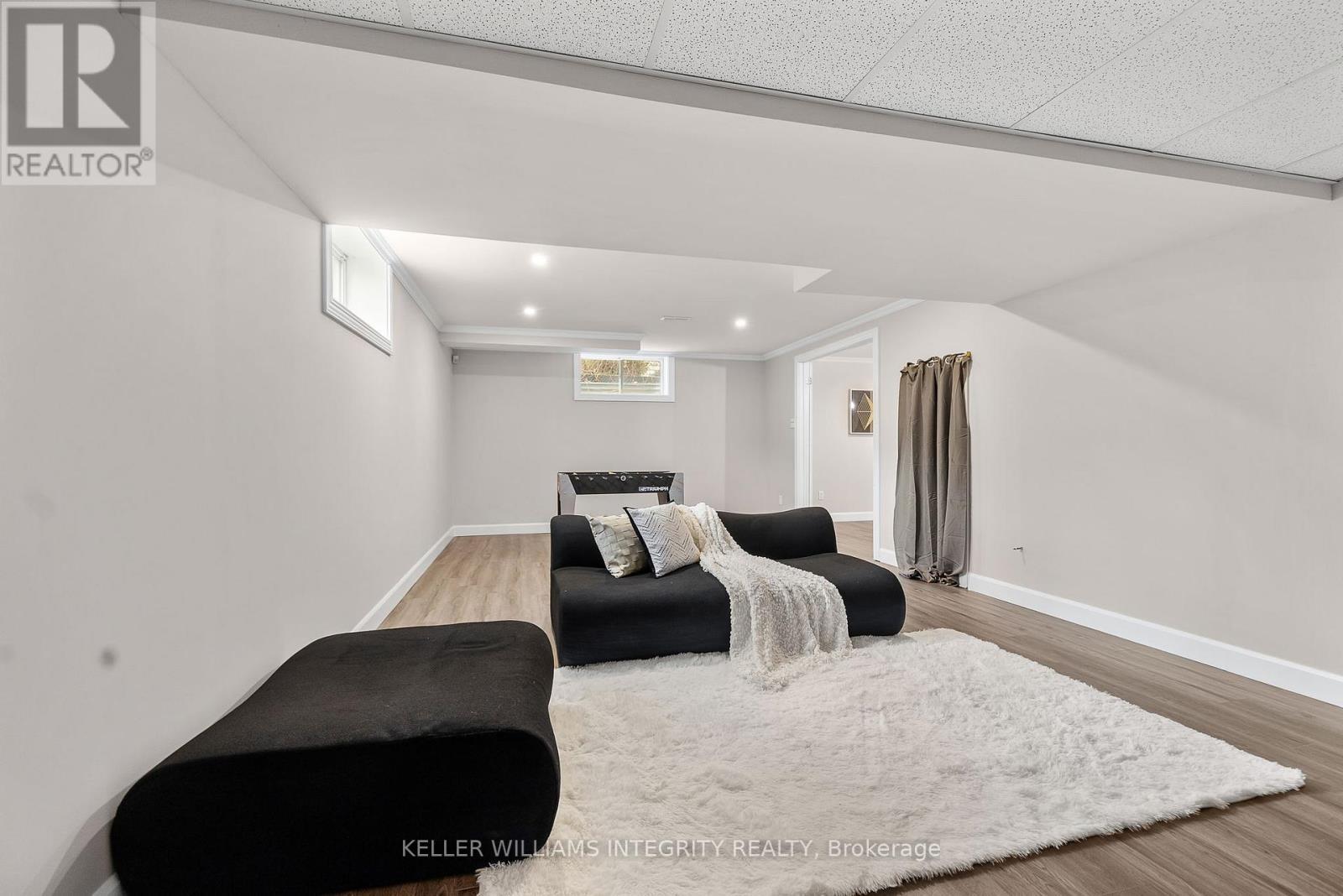 












644 DEVONWOOD CIRCLE

,
Ottawa,




Ontario
K1T4E7


