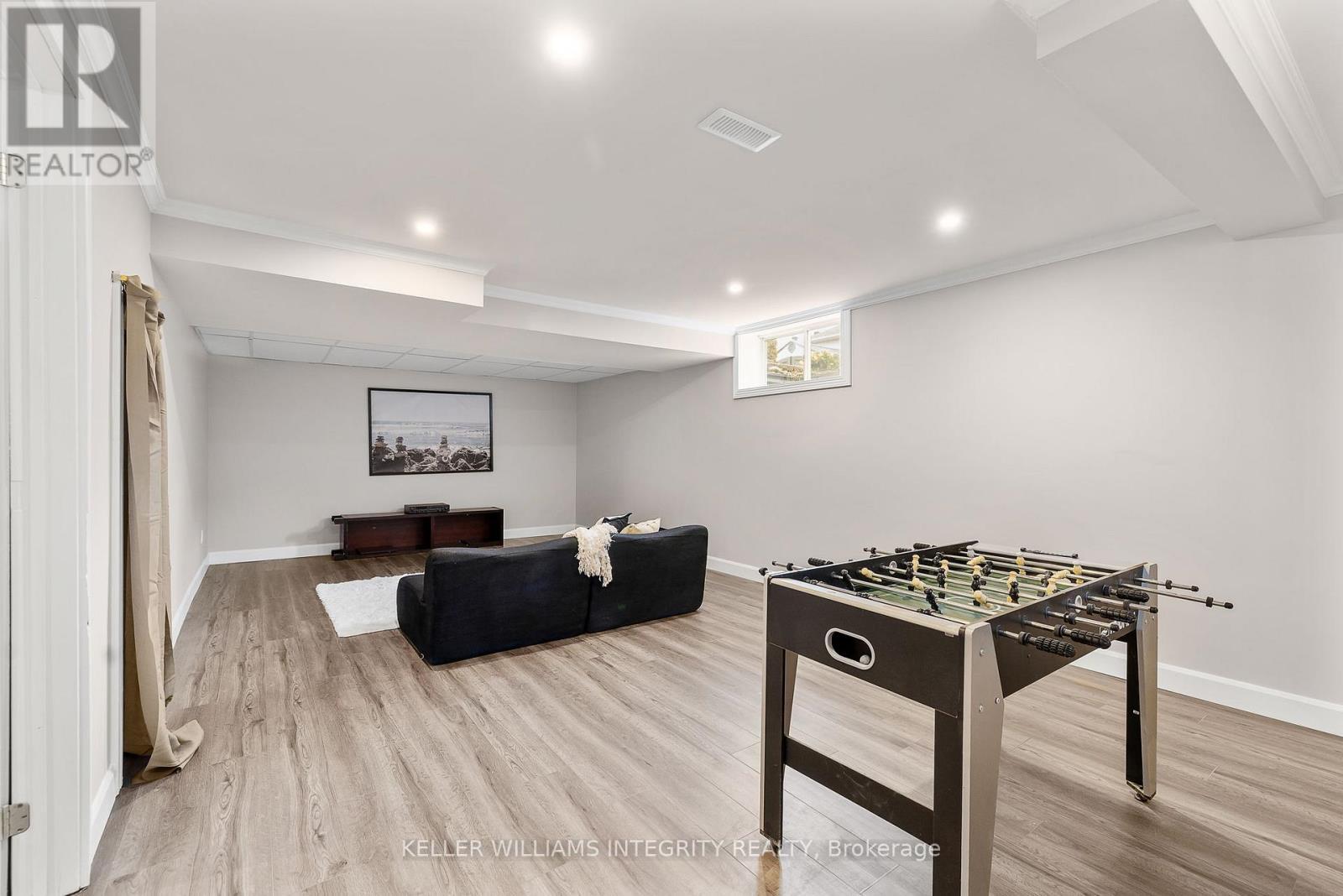 












644 DEVONWOOD CIRCLE

,
Ottawa,




Ontario
K1T4E7

