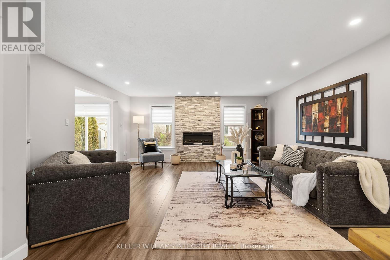 












644 DEVONWOOD CIRCLE

,
Ottawa,




Ontario
K1T4E7

