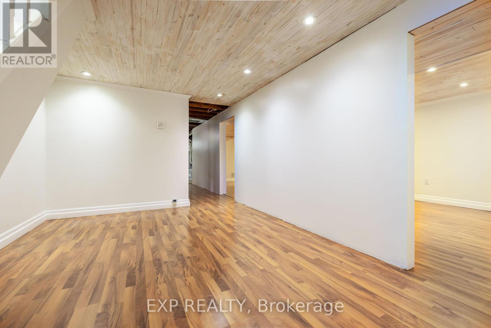 












1954 ROSEBELLA AVENUE

,
Ottawa,




Ontario
K1T1G7


