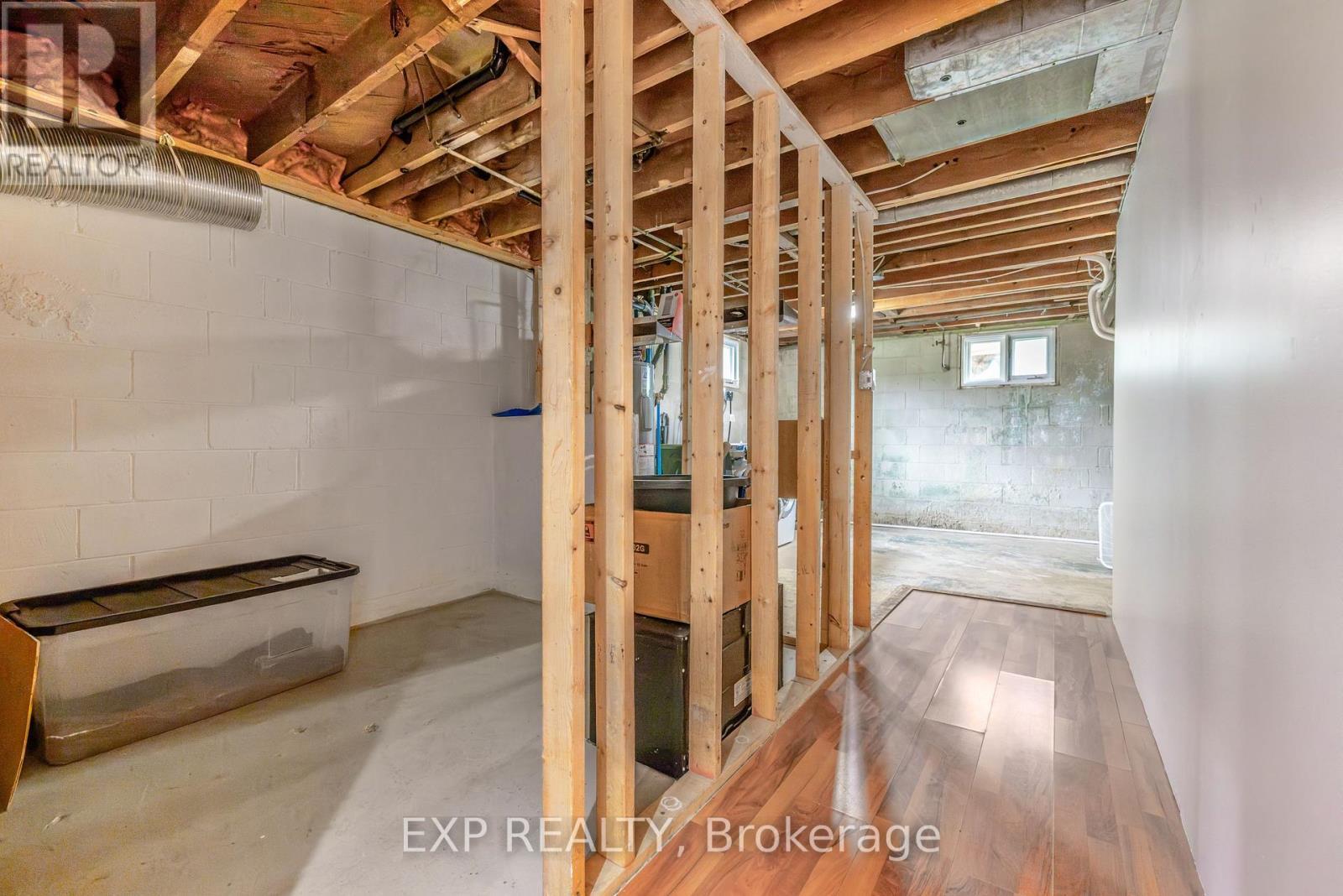 












1954 ROSEBELLA AVENUE

,
Ottawa,




Ontario
K1T1G7

